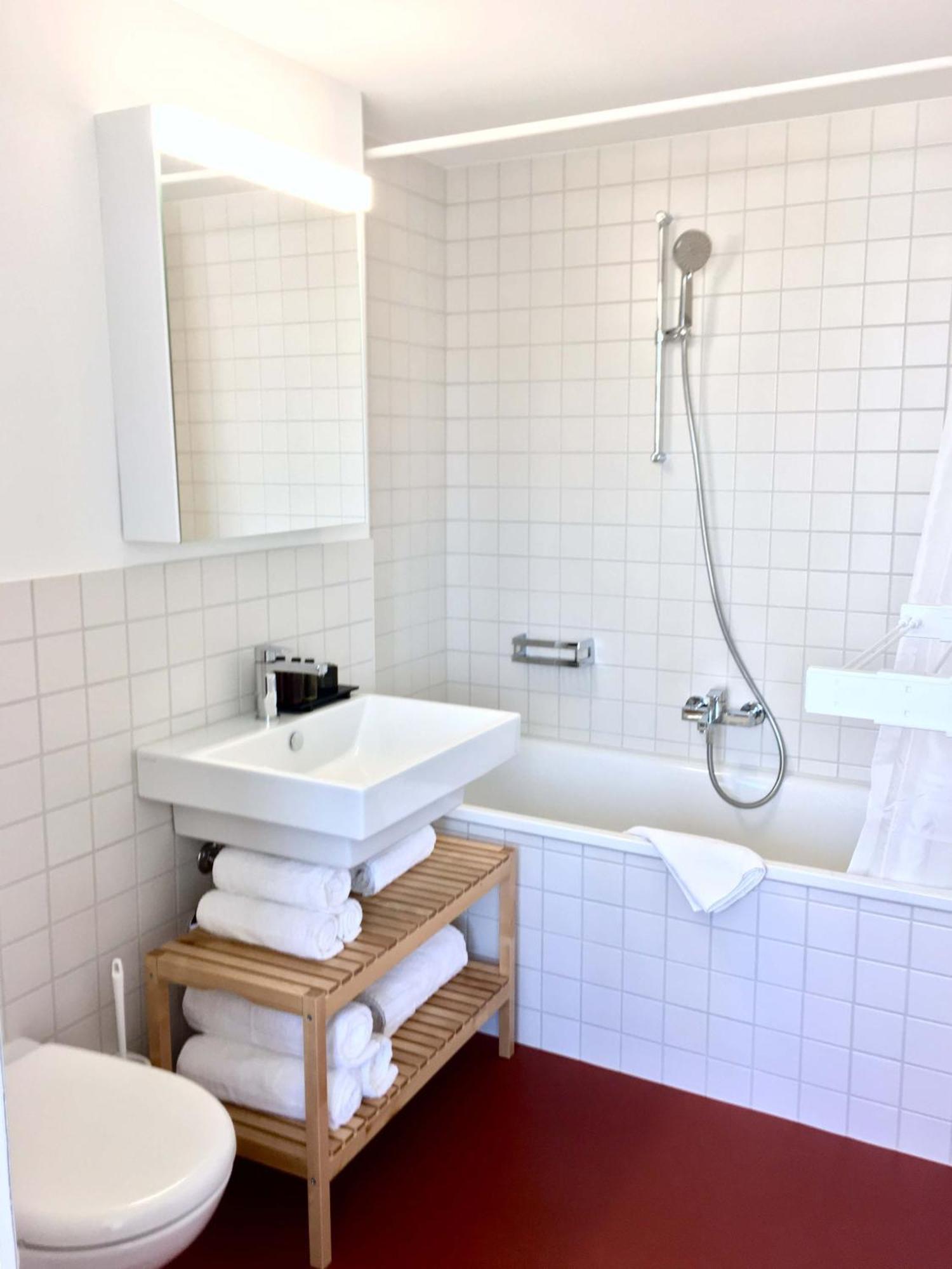 Viadukt Homestay Zurich Bagian luar foto