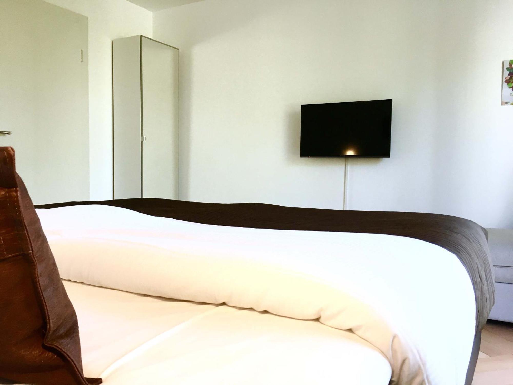 Viadukt Homestay Zurich Bagian luar foto